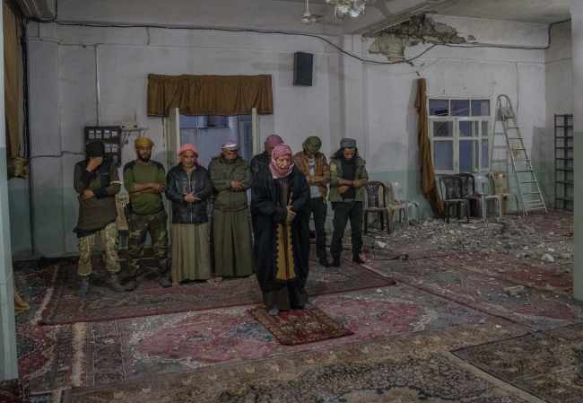 Cinderes'te YPG/PKK'lı teröristlerin izleri siliniyor