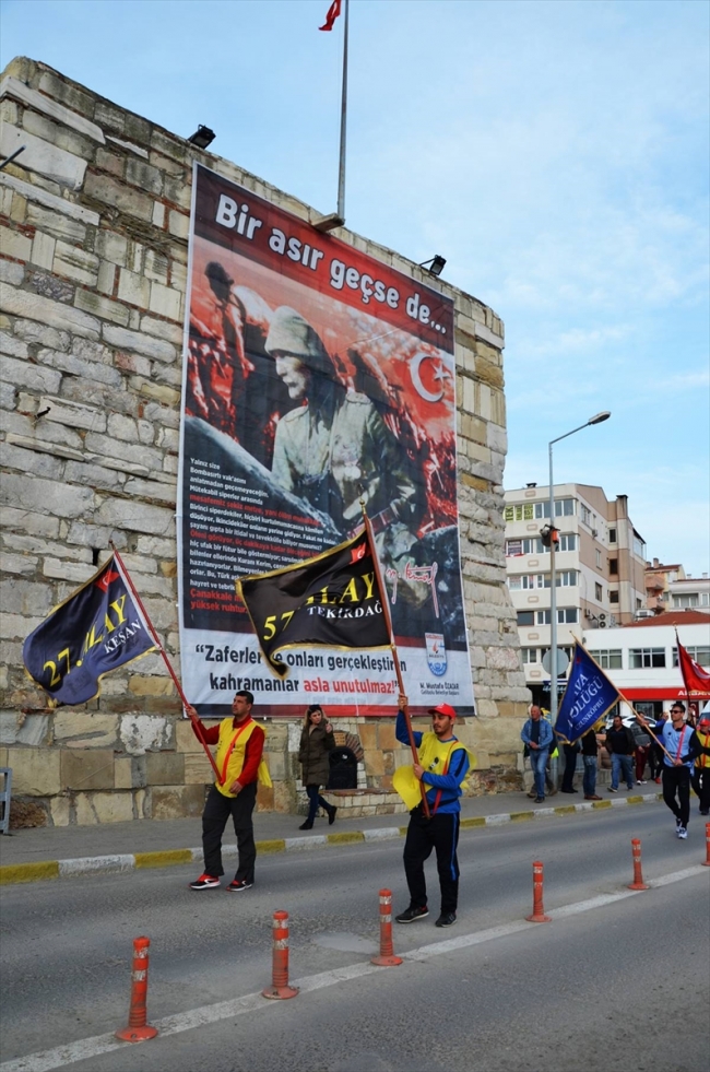 57 gönüllüden 57. Alay yürüyüşü