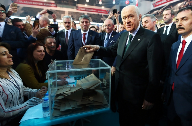 Devlet Bahçeli MHP genel başkanlığına yeniden seçildi