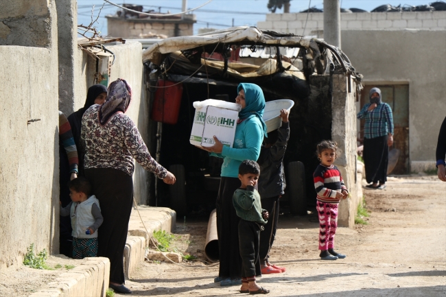 Terörden temizlenen Afrin'e yardımlar ulaşmaya başladı