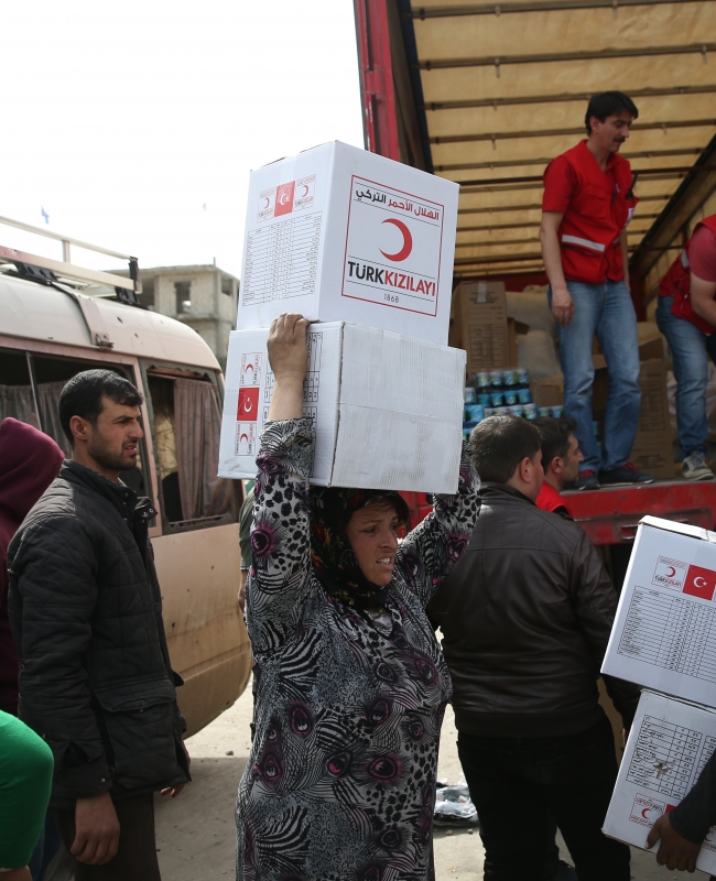 Türk Kızılayı'nın yardım eli, Afrinlilere de ulaştı