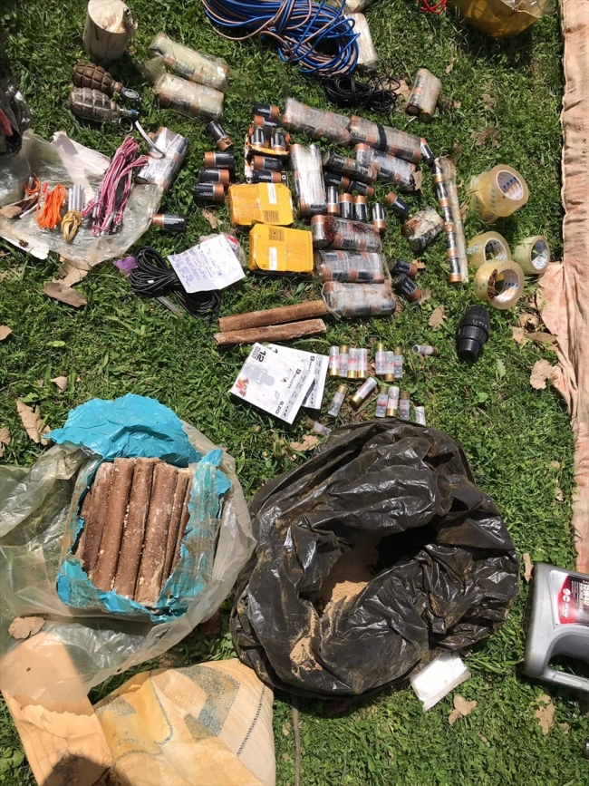 PKK'lıların görüntülenmemek için kullandıkları malzemeler bulundu