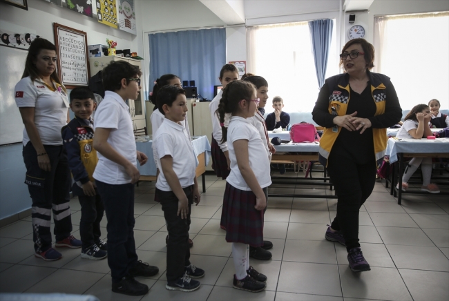 112 Acil Sağlık Hizmetleri'ne mektup yazan öğrenciye sürpriz