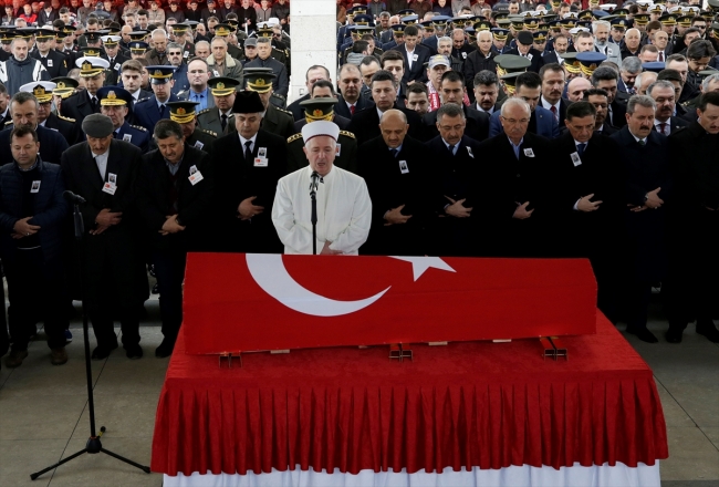 Afrin şehidini, son yolculuğuna binlerce vatandaş uğurladı