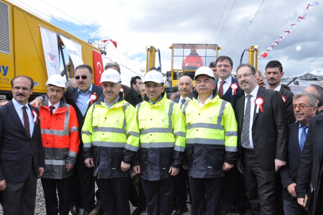 Ankara-Sivas YHT hattı ilk ray serimi yapıldı