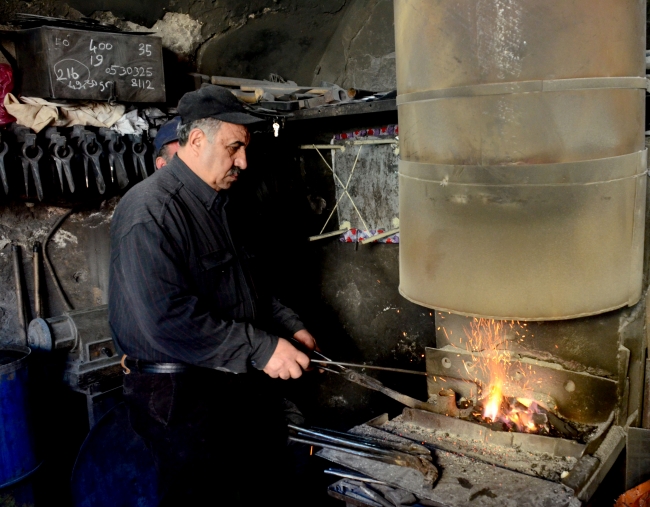 52 yıldır demire şekil veriyor