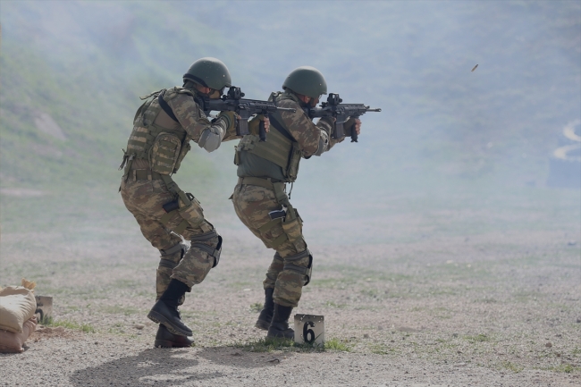 Komandolar dosta güven düşmana korku veriyor