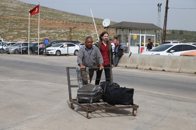 Suriyelilerin güvenli bölgelere dönüşü sürüyor