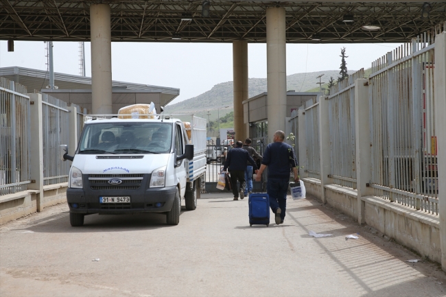 Suriyelilerin güvenli bölgelere dönüşü sürüyor