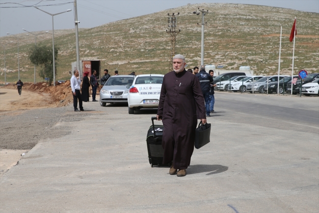 Suriyelilerin güvenli bölgelere dönüşü sürüyor