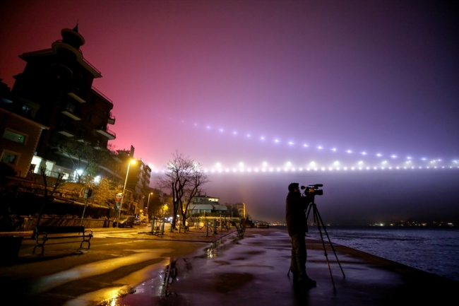Boğazda sis engeli: Yüzlerce gemi sıra bekliyor