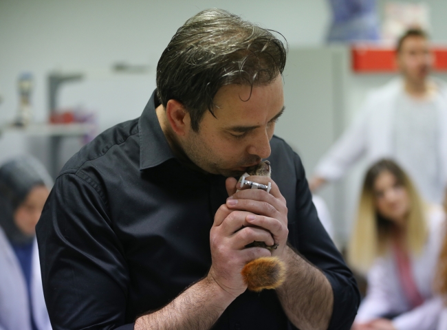 Karamel'e geçici protez