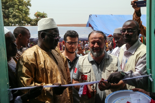 Cansuyu, Mali'de okul ve cami açtı