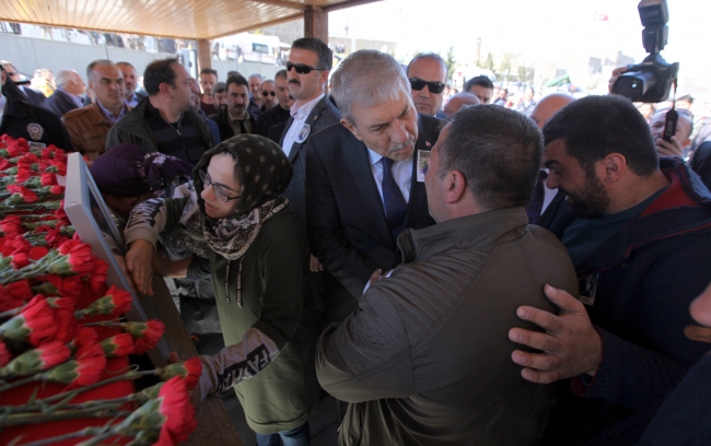 Şehit UMKE görevlisi Burak Tatar'ı Erzurum'da binlerce kişi uğurladı