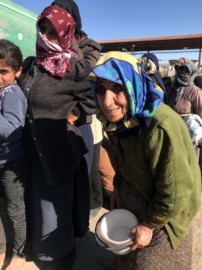 Mehmetçik, Afrinli Zeynep nineyi sahipsiz bırakmadı