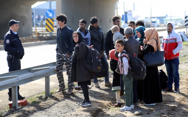 Ülkelerindeki terör ve işsizlikten Türkiye'ye kaçıyorlar