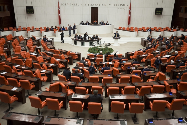 Süre önergesi TBMM Genel Kurulu'ndan geçti