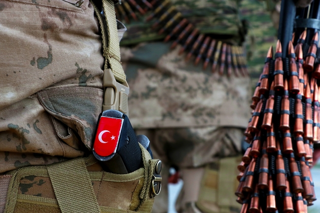 Kahraman komandolar, vatan savunması için hazır kıta bekliyor