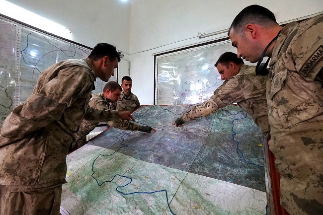 Kahraman komandolar, vatan savunması için hazır kıta bekliyor