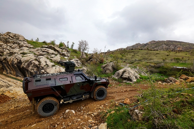 Kahraman komandolar, vatan savunması için hazır kıta bekliyor