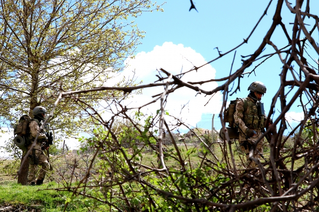 Kahraman komandolar, vatan savunması için hazır kıta bekliyor