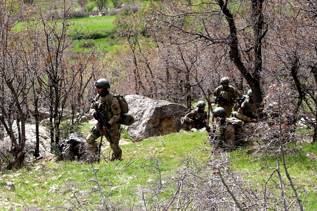 Kahraman komandolar, vatan savunması için hazır kıta bekliyor