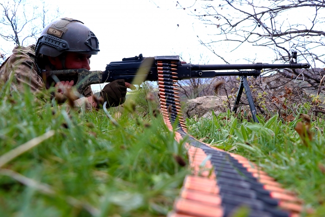 Kahraman komandolar, vatan savunması için hazır kıta bekliyor