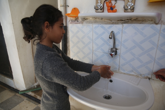 Afrinliler suya kavuşmanın sevincini yaşıyor