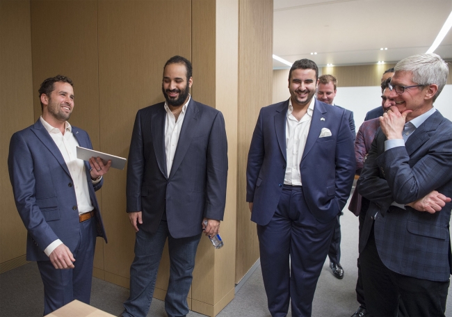Suudi Arabistan Veliaht Prensi, Tim Cook ile bir araya geldi