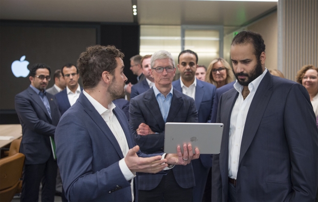 Suudi Arabistan Veliaht Prensi, Tim Cook ile bir araya geldi