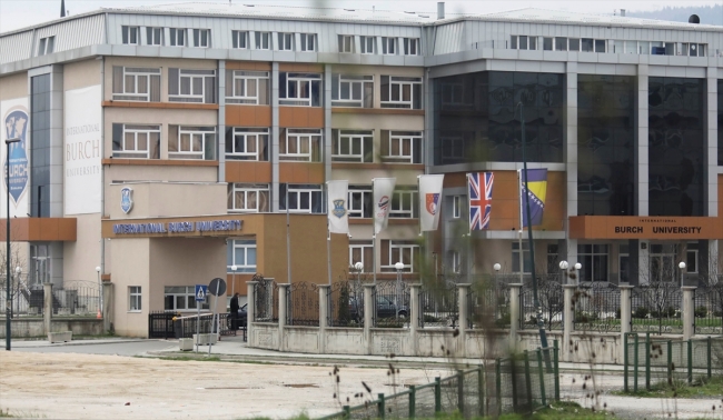 Bosna Hersek'teki FETÖ okullarında "İngiliz" bayrağı