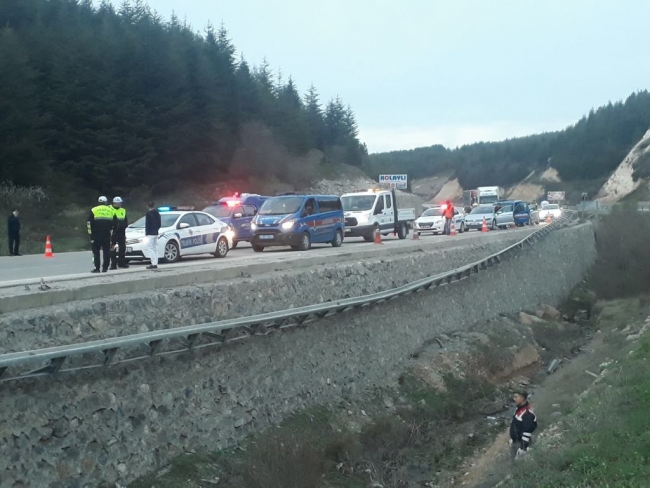 Afyonkarahisar'da yolcu otobüsü devrildi: 1 ölü, 20 yaralı