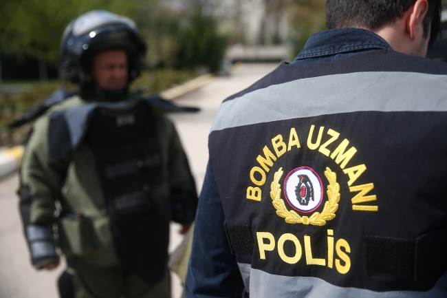 Bomba imha ekipleri canları pahasına görev başında