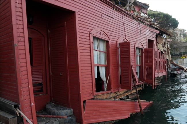 Hekimbaşı Salih Efendi Yalısı'nda hasar tespiti sürüyor