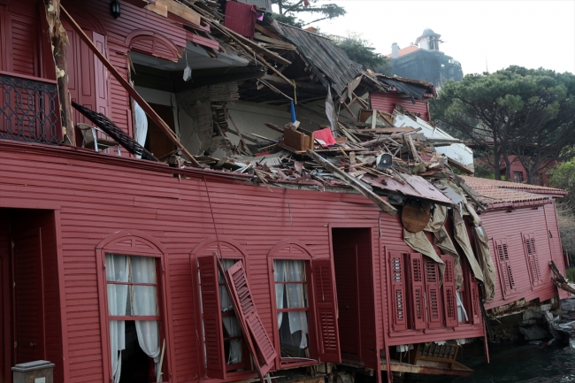 Hekimbaşı Salih Efendi Yalısı'nda hasar tespiti sürüyor