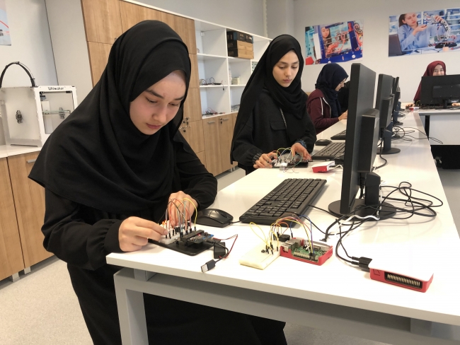 Robotik kodlamayla "geleceği" tasarlıyorlar