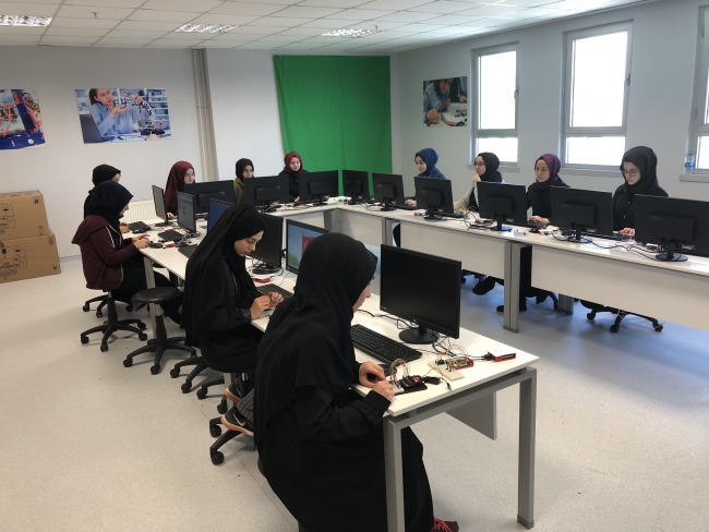 Robotik kodlamayla "geleceği" tasarlıyorlar