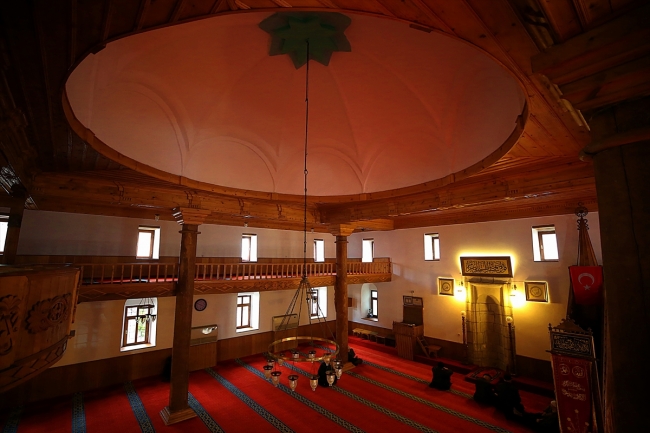 Artvin'in tarih kokan renkli camileri, görenleri hayran bırakıyor