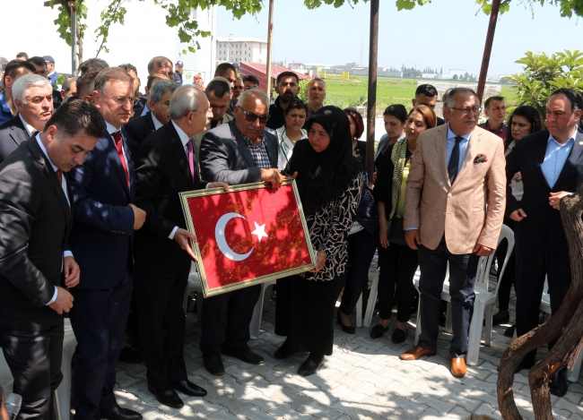 CHP Genel Başkanı Kılıçdaroğlu'ndan şehit ailelerine ziyaret