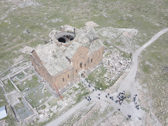 Ani'deki Büyük Katedral'in restorasyon çalışmaları başlıyor