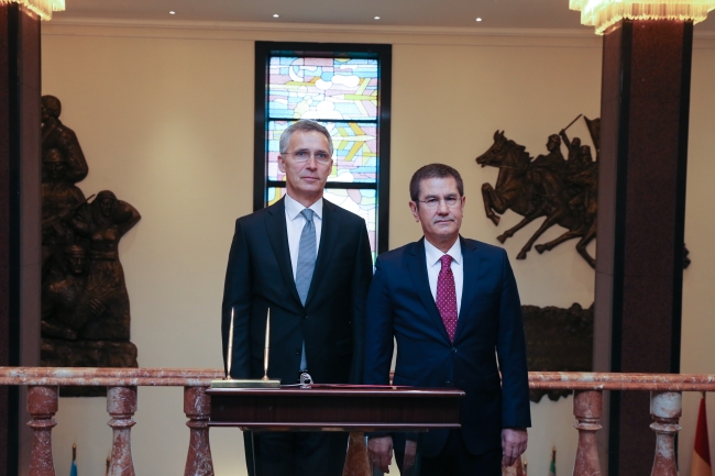 NATO Genel Sekreteri Stoltenberg, Milli Savunma Bakanı Canikli ile görüştü