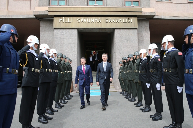 NATO Genel Sekreteri Stoltenberg, Milli Savunma Bakanı Canikli ile görüştü
