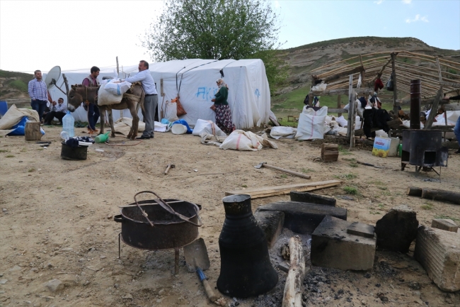 Batman'daki göçerlerin yayla yolculuğu başladı