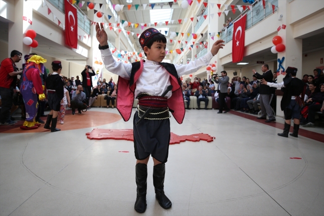 Hasta çocuklar için 23 Nisan kutlaması yapıldı