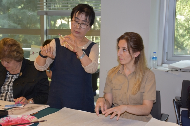 Ankaralılar Güney Kore sanatı kaligrafiyi öğreniyor