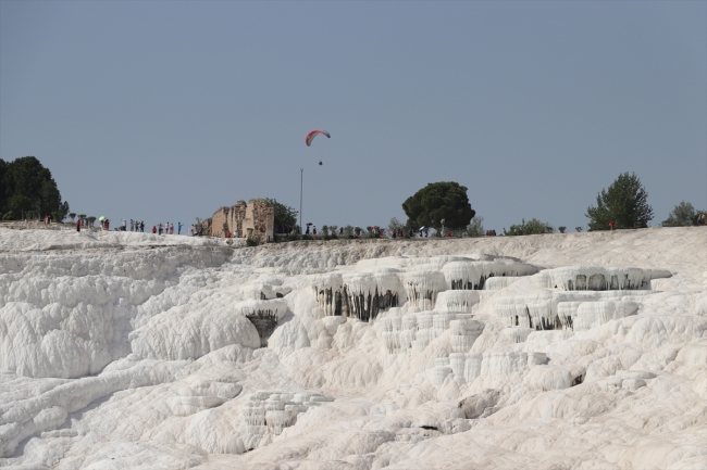 Pamukkale'ye 3 milyon turist bekleniyor