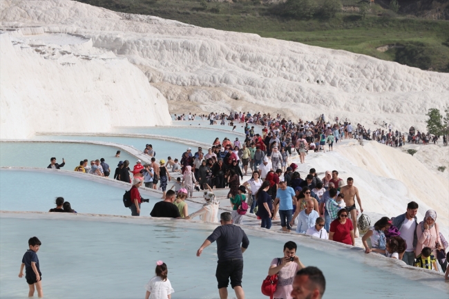 Pamukkale'ye 3 milyon turist bekleniyor