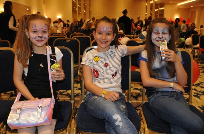 23 Nisan dünyanın dört bir yanında kutlanıyor