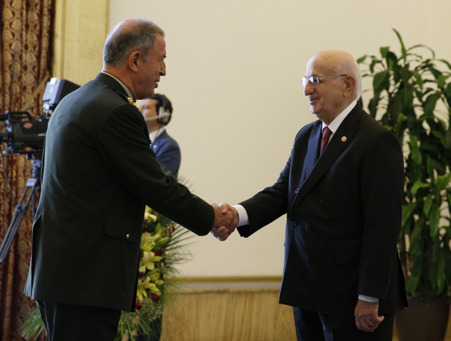 Meclis Başkanı İsmail Kahraman kutlamaları kabul etti