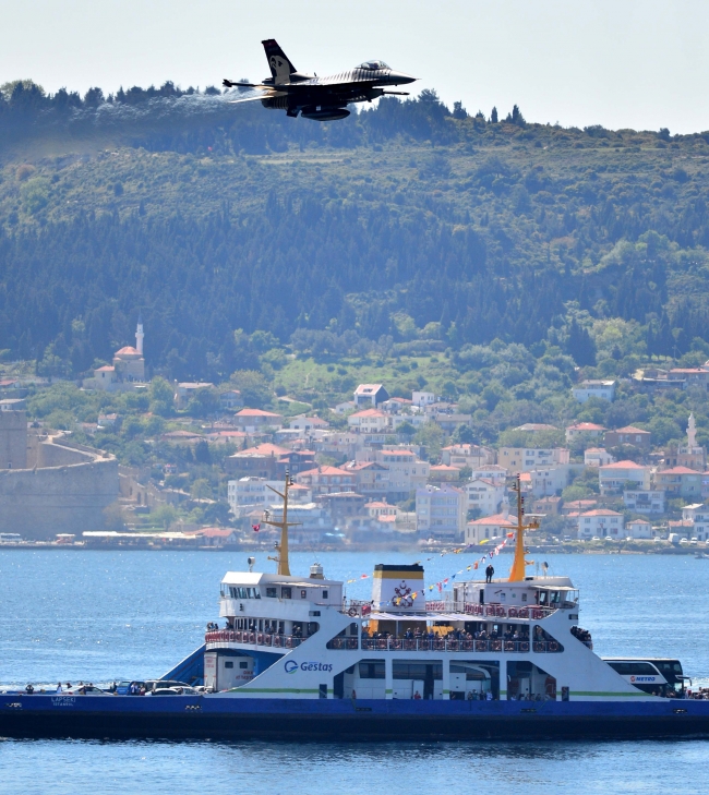 SOLOTÜRK'ün '23 Nisan' gösterisi nefes kesti